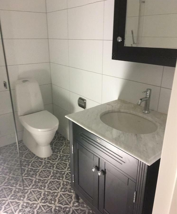 Grebbestad Laegenheter Luaran gambar